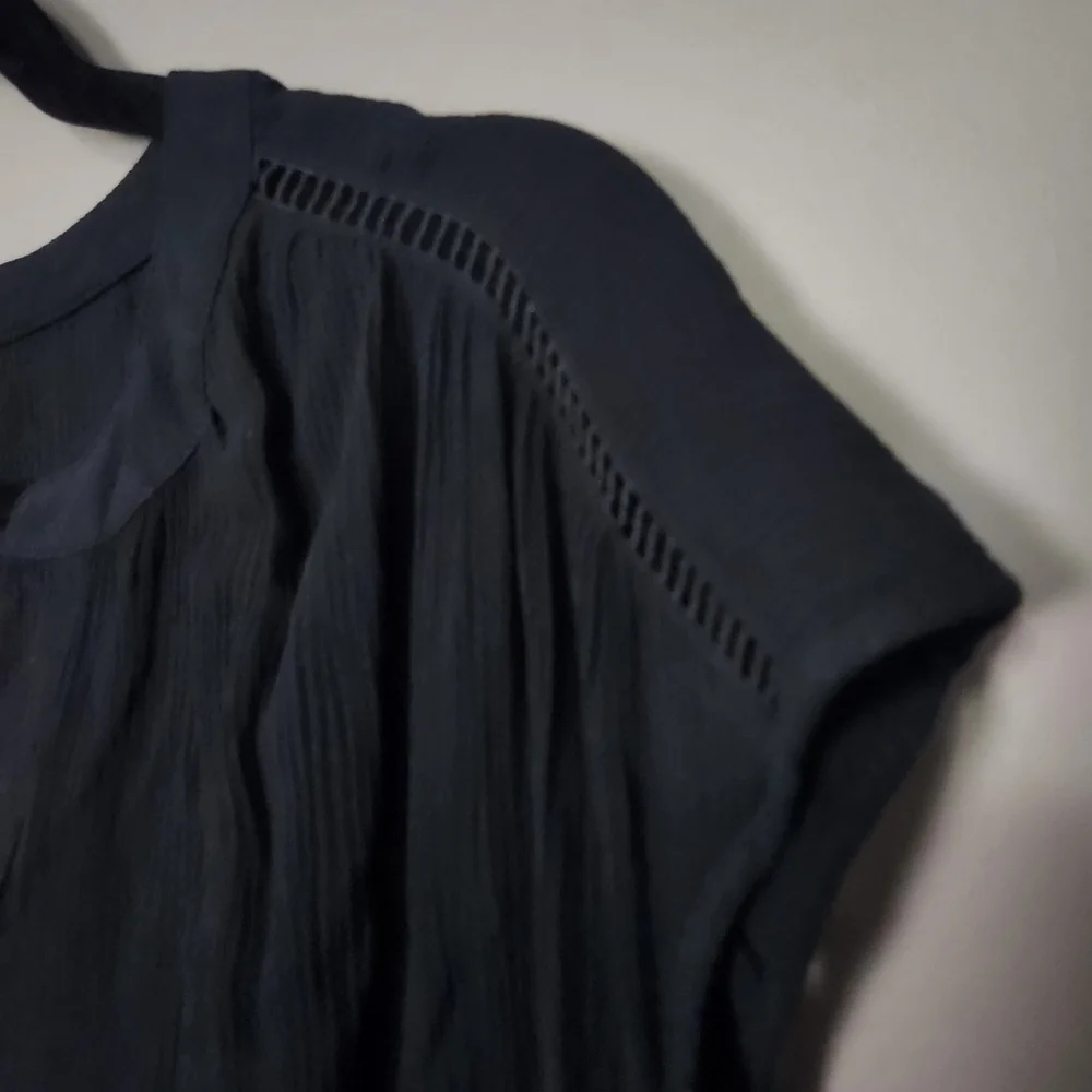 Denver Hayes Black Lightweight Short Sleeved Blouse - Picture 4 of 10